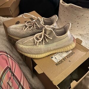 Adidas Yeezy Boost 350 V2 Box in Brown